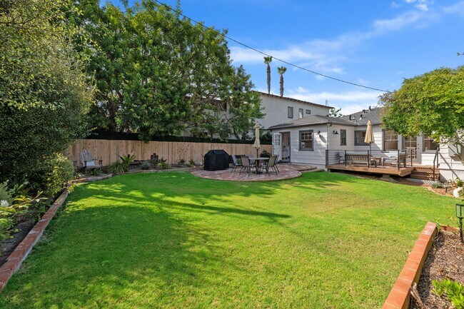 Building Photo - Charming La Jolla Beach Cottage
