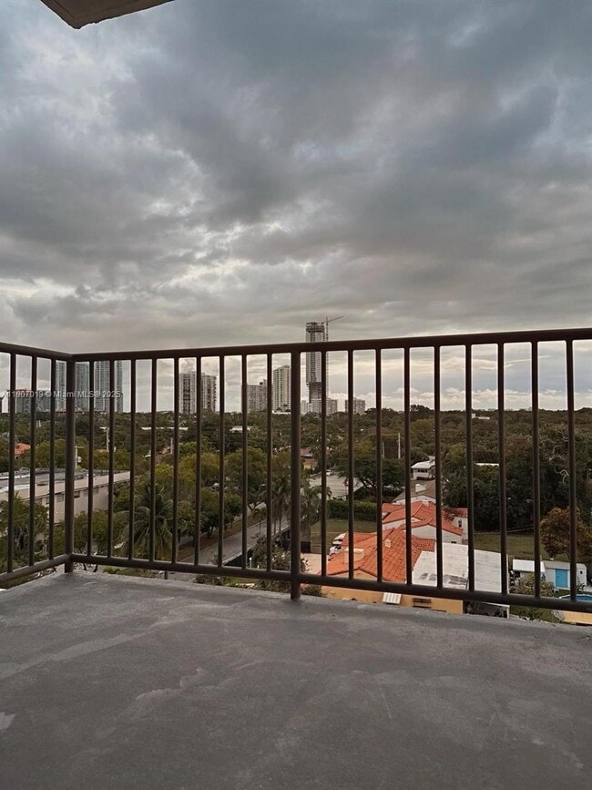 Building Photo - 2701 SW 3rd Ave