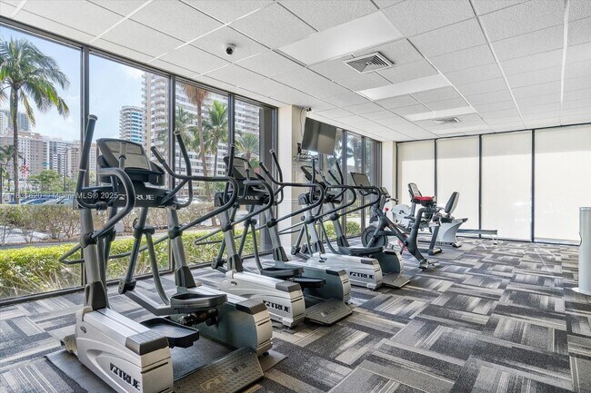 Building Photo - 2049 S Ocean Dr