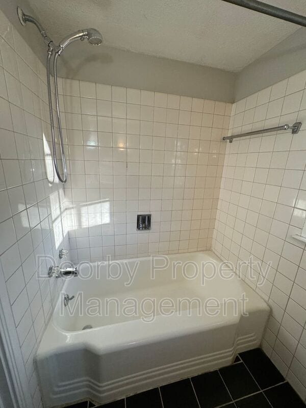 Building Photo - 408 Frazier Dr