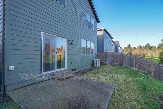 Building Photo - 4945 NE 24th Ave