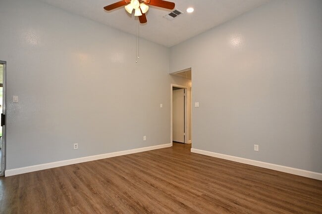Building Photo - 6543 Liberty Valley Dr
