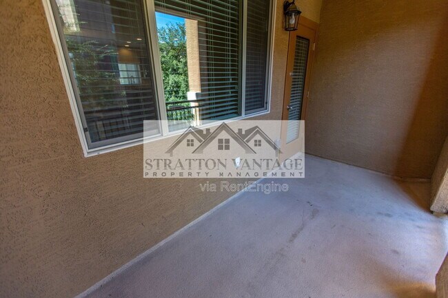 Building Photo - 240 W Juniper Ave