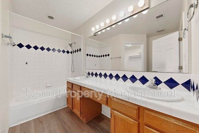 Building Photo - 1420 Stoneway Dr NW