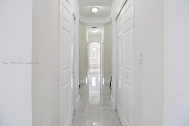Building Photo - 15445 SW 26th Terrace