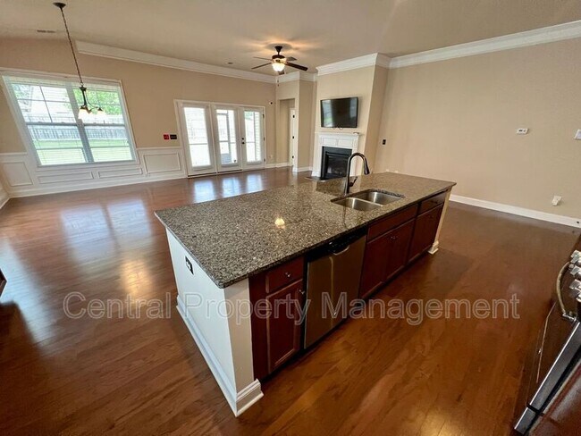 Building Photo - 208 Evansdale Way