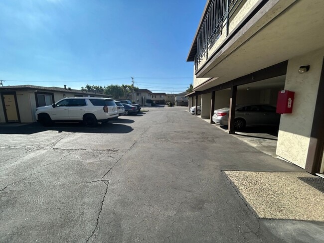 Building Photo - 255 E Romie Ln