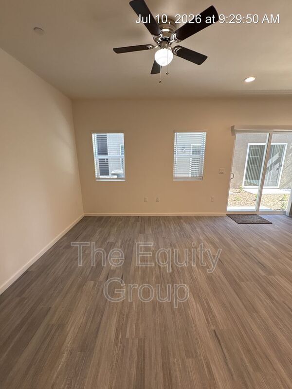 Building Photo - 733 S Pinkham St