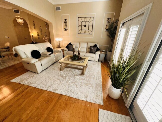 Building Photo - 901 Waterside Ln