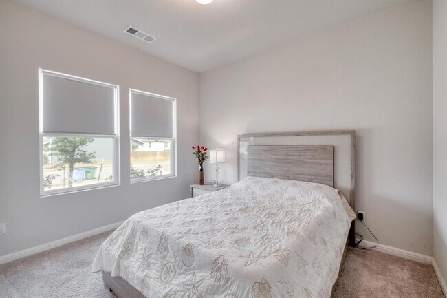 Building Photo - 19425 Forman Dr