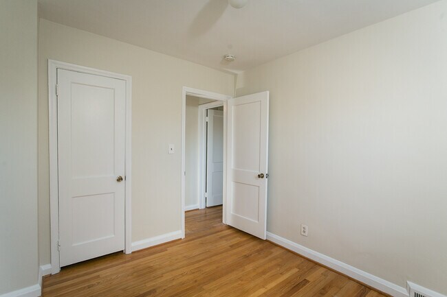 Building Photo - 1715 Glen Ridge Road