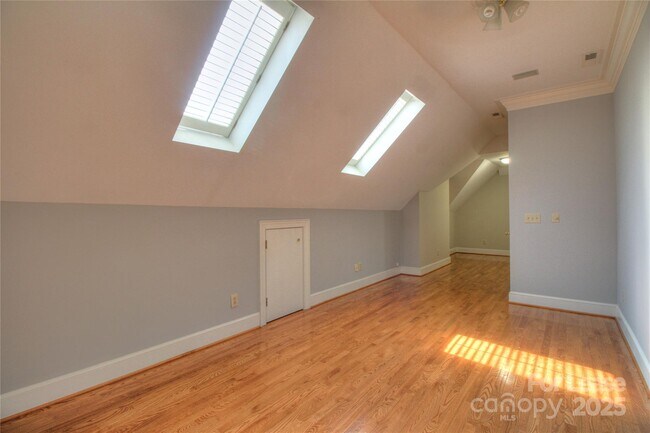 Building Photo - 1222 Weddington Hills Dr