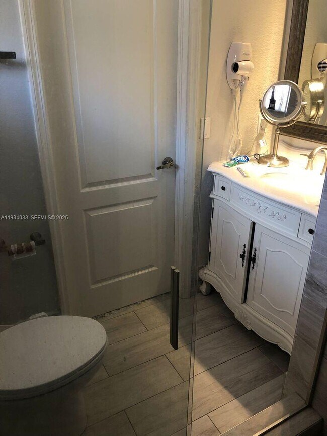 Building Photo - 8826 W Flagler St