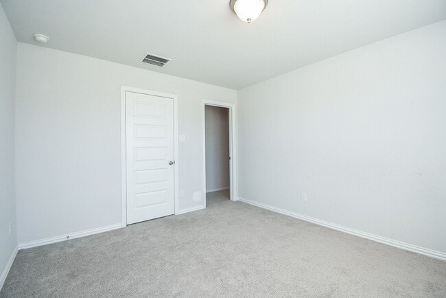 Building Photo - 27950 Western Crk Ct
