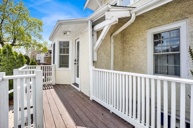 Building Photo - 636 S Euclid Ave