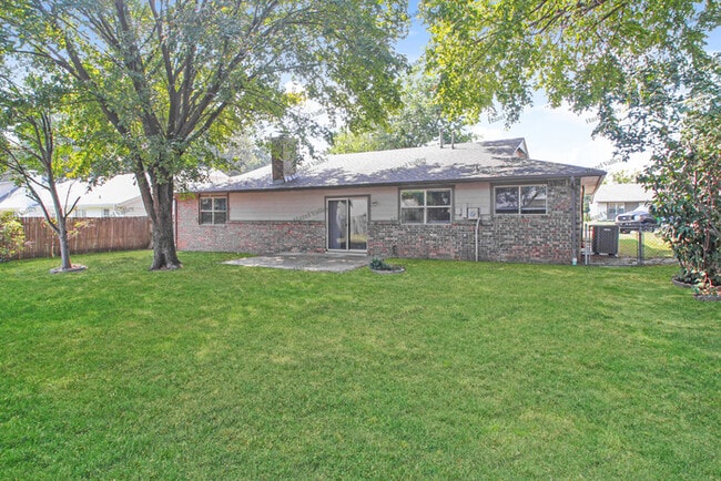 Building Photo - 505 S 24th St