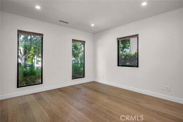Building Photo - 5110 Greenbush Ave