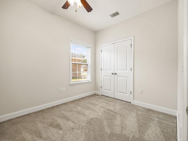 Building Photo - 288 Bridgewater Ln