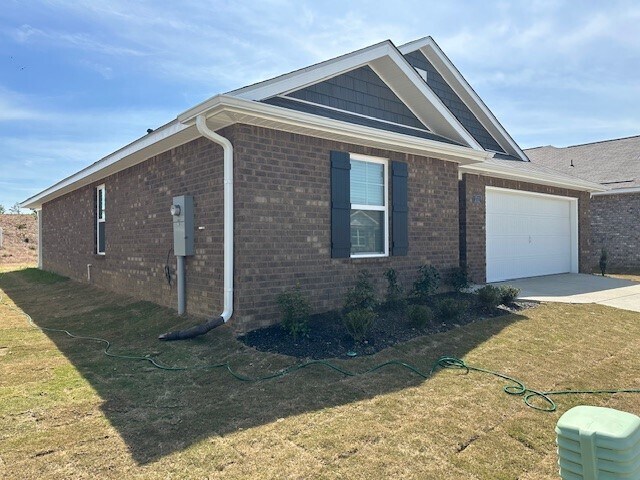 Building Photo - 1512 Heritage Cir SE