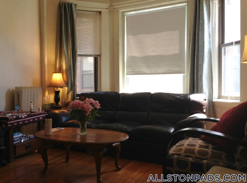 Building Photo - 215 Harvard Ave