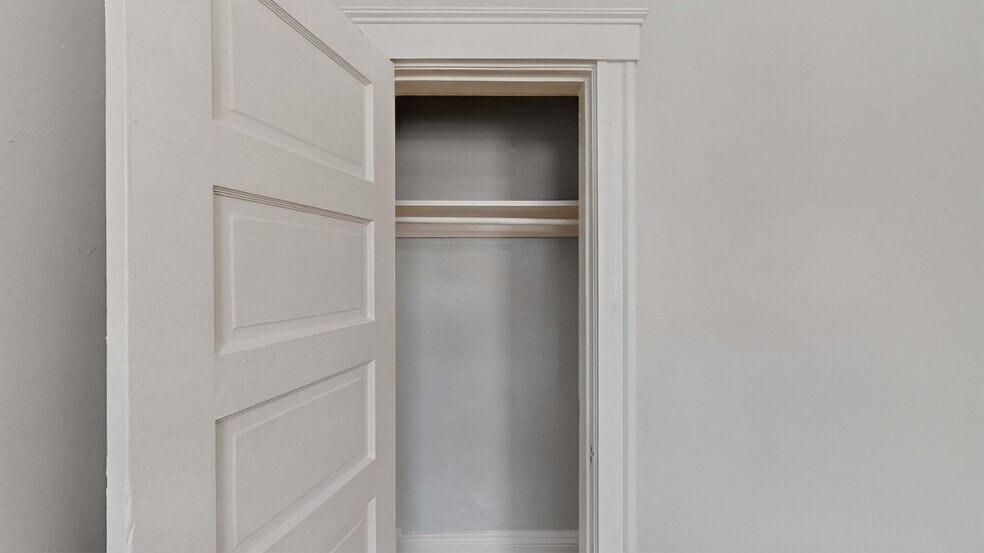 Building Photo - 10 Porter Street Ct