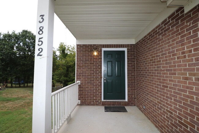 Building Photo - 3852 Sugar Creek Dr