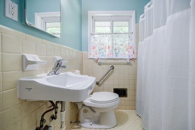 Building Photo - 119 Driftwood Pl