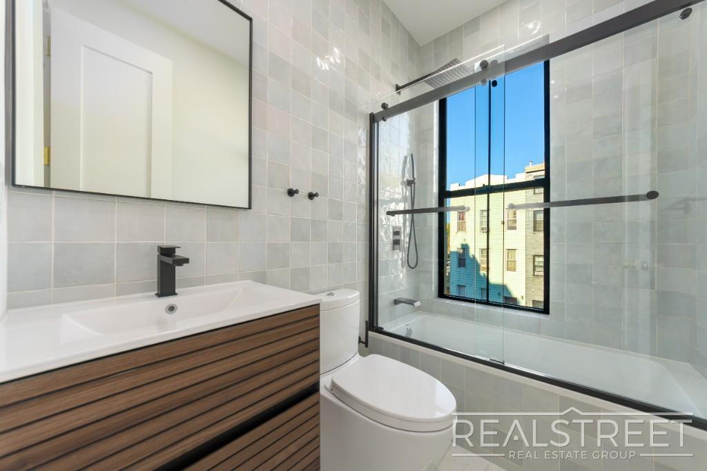 Building Photo - Stunning Brand New Townhouse for Rent in B...