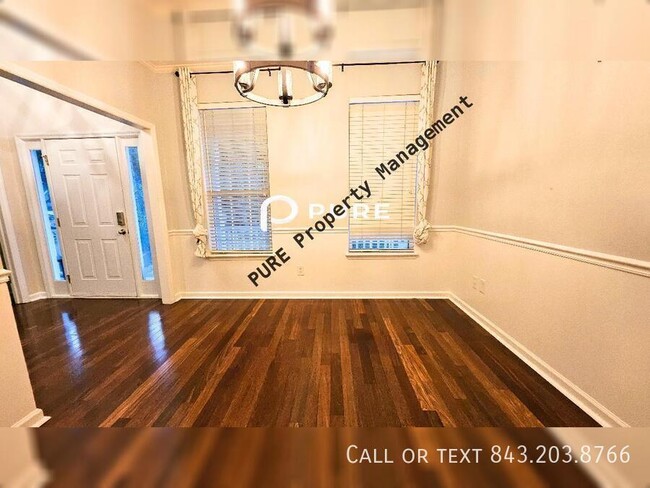 Building Photo - Spacious 3-Bedroom, 3-Bathroom for Rent!