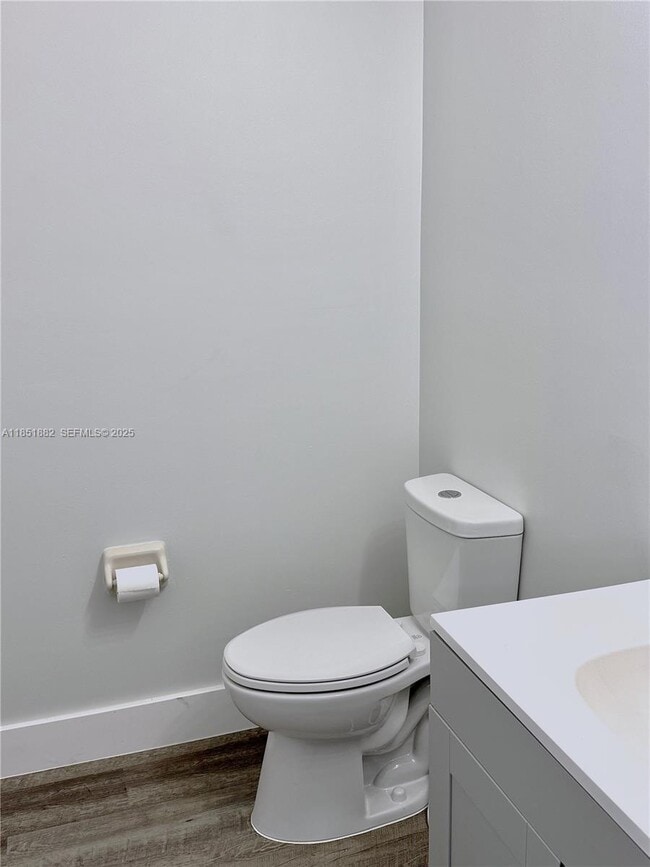 Building Photo - 2933 SE 2nd Dr