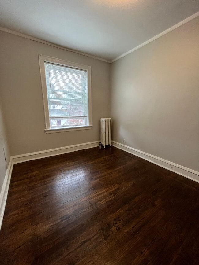 Building Photo - 1527 Greenleaf St