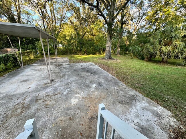 Building Photo - Renovated 3/2 Single Family Home Available Now!