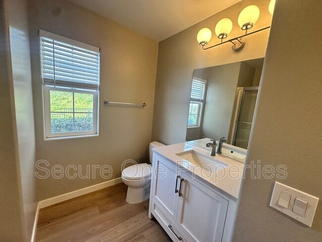 Building Photo - 379 Westlake Vista Ln