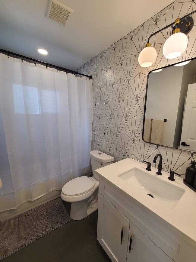 Building Photo - Fully furnished 1 bed 1 bath in Mission Beach.