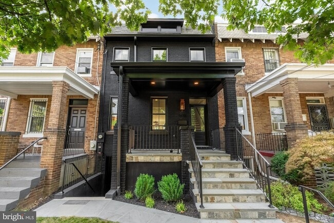 Building Photo - 4830 8th St NW