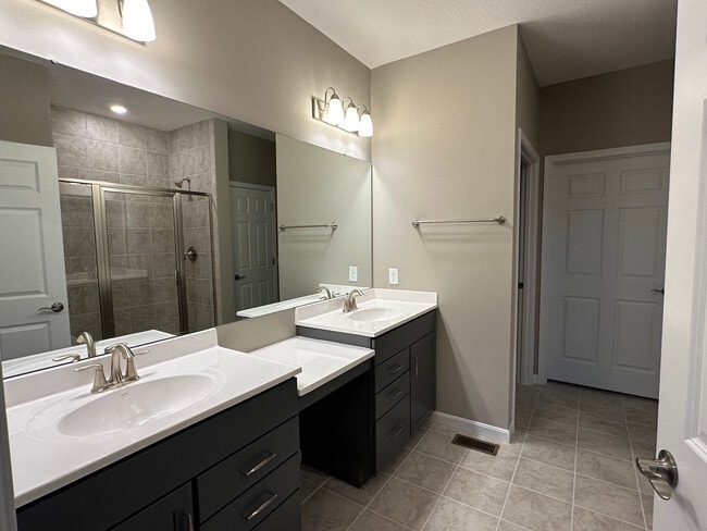 Building Photo - 4863 Osprey Pointe Dr