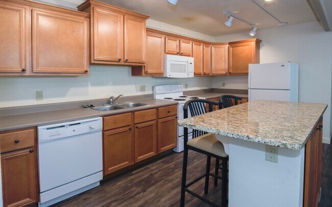 Interior Photo - 512 E Stoughton St.
