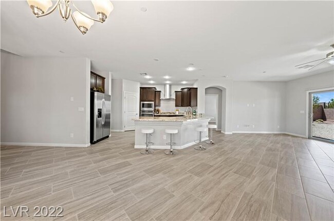 Building Photo - 4 bed+loft Green Valley Home w/City Views
