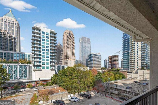 Building Photo - 1074 Peachtree Walk NE