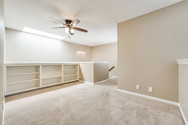 Building Photo - UPDATED 2-BEDROOM TOWNHOME IN MIDTOWN