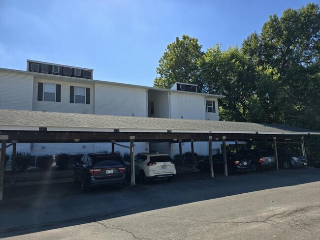 Building Photo - 2308 NE 68th St