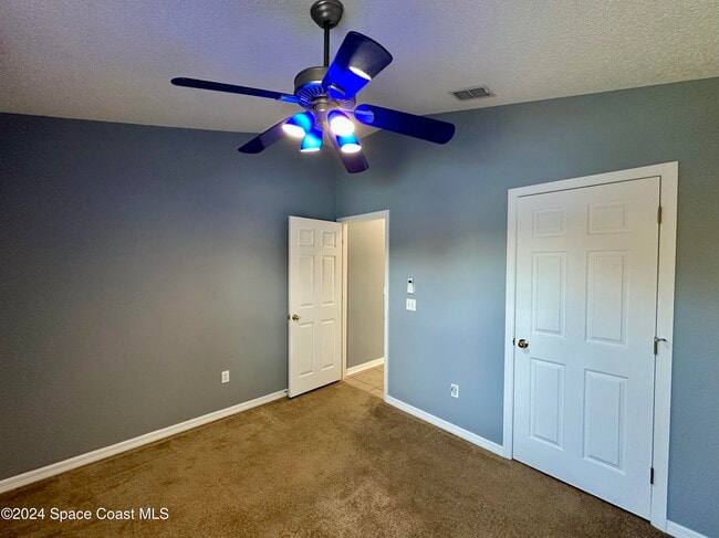 Building Photo - 2461 Stratford Pointe Dr