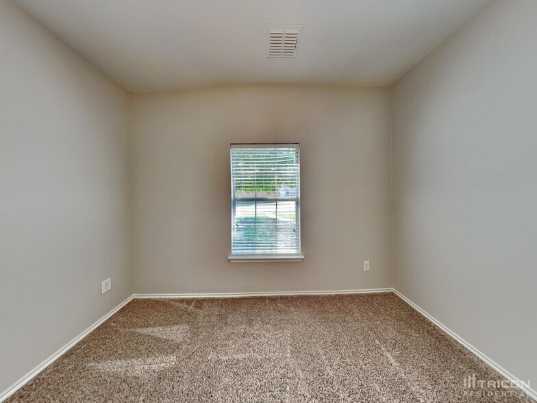 Building Photo - 320 Rowdy Dr