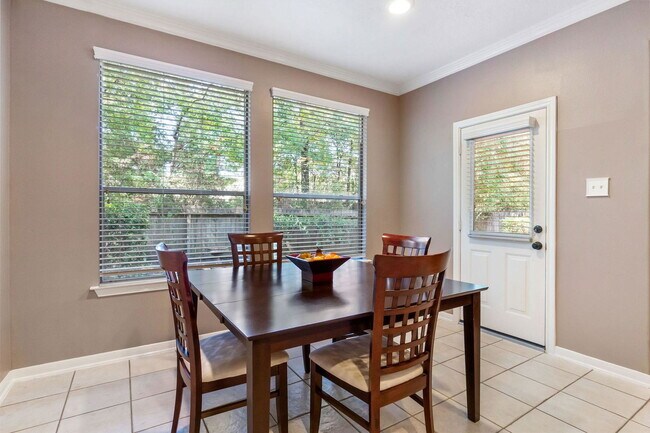 Building Photo - 7 Bellisima Ct