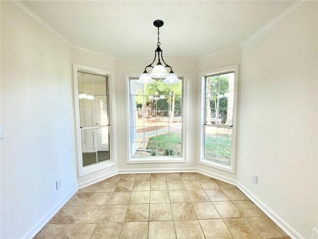 Building Photo - 640 Suwanee Lakes Cir NW