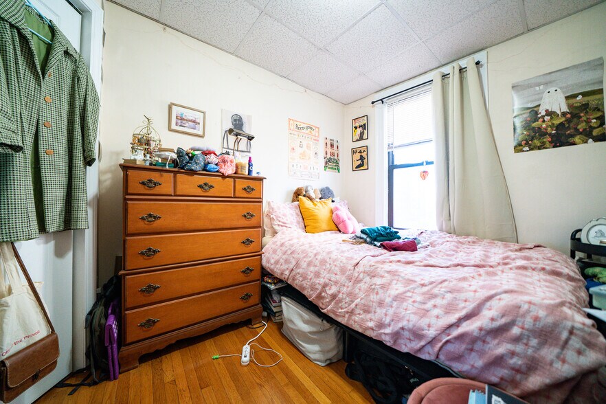 Building Photo - 826 Huntington Ave