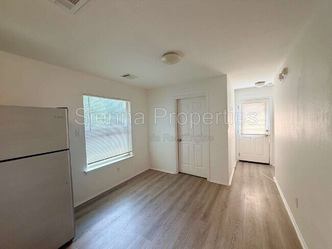 Building Photo - 1148 Shadow Creek Blvd
