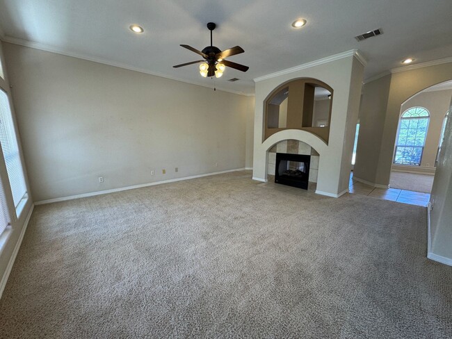 Building Photo - 1712 Iron Jacket Trail