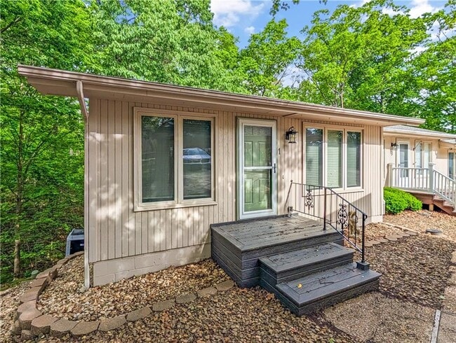 Primary Photo - 1 Mellor Ct