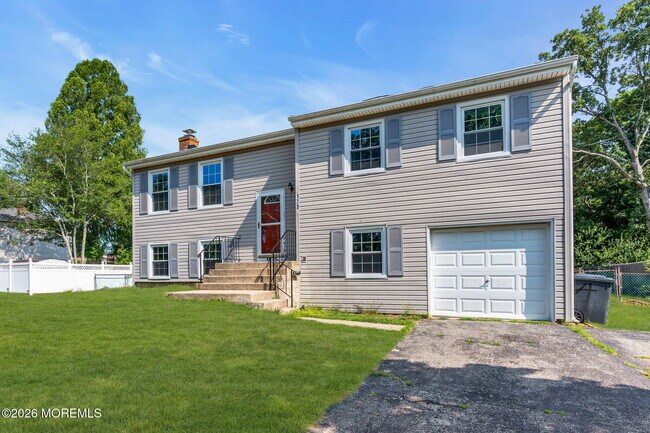 Building Photo - 173 Stowe St